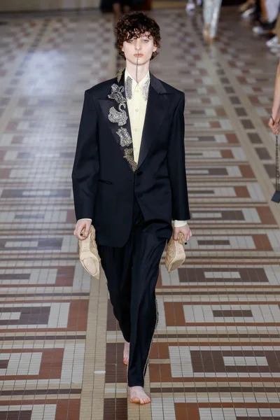 Look 40